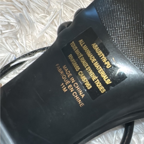 Never worn them - Picture 3 of 4